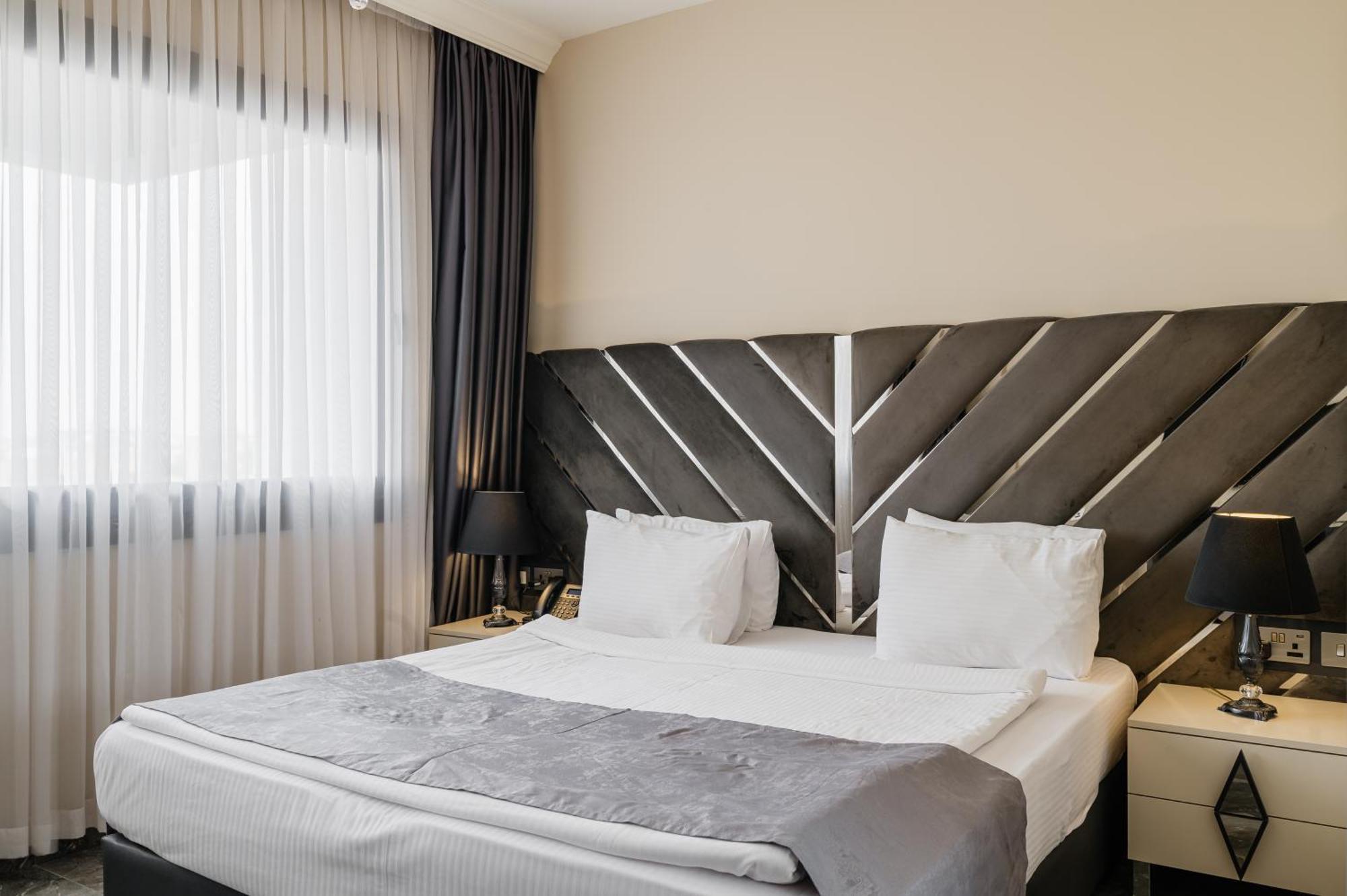 Royal Palace Hotel Nicosia Exterior photo